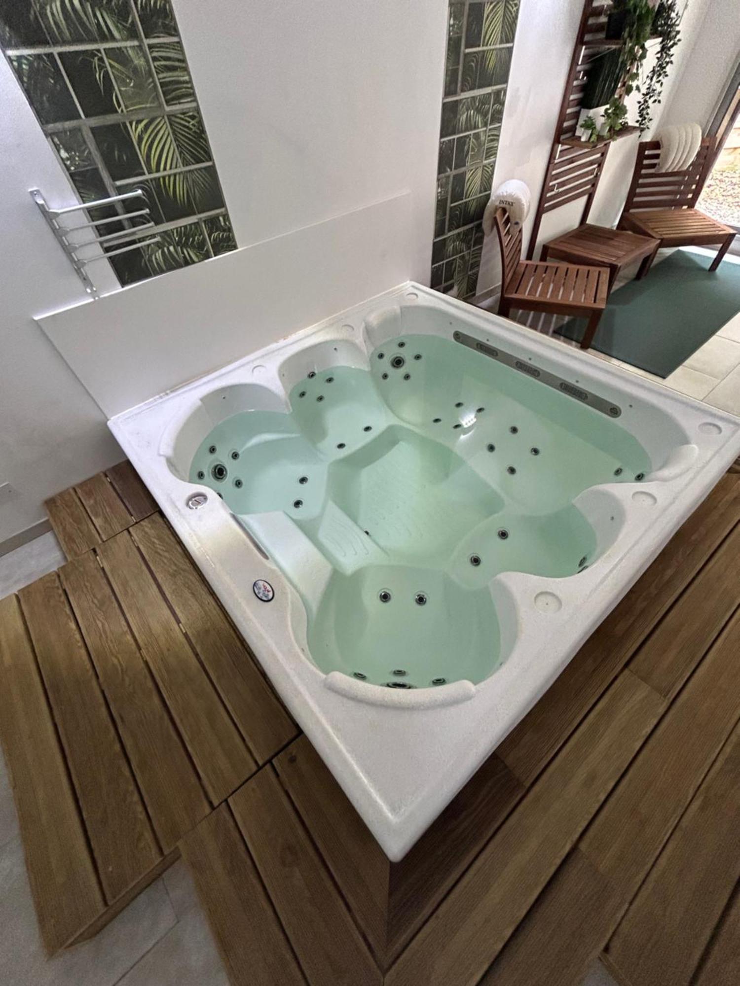 Loft And Spa Les Preaux 외부 사진